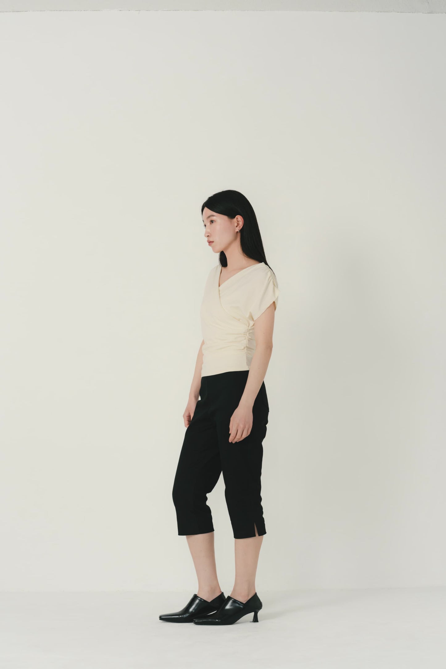 V shirring tee
