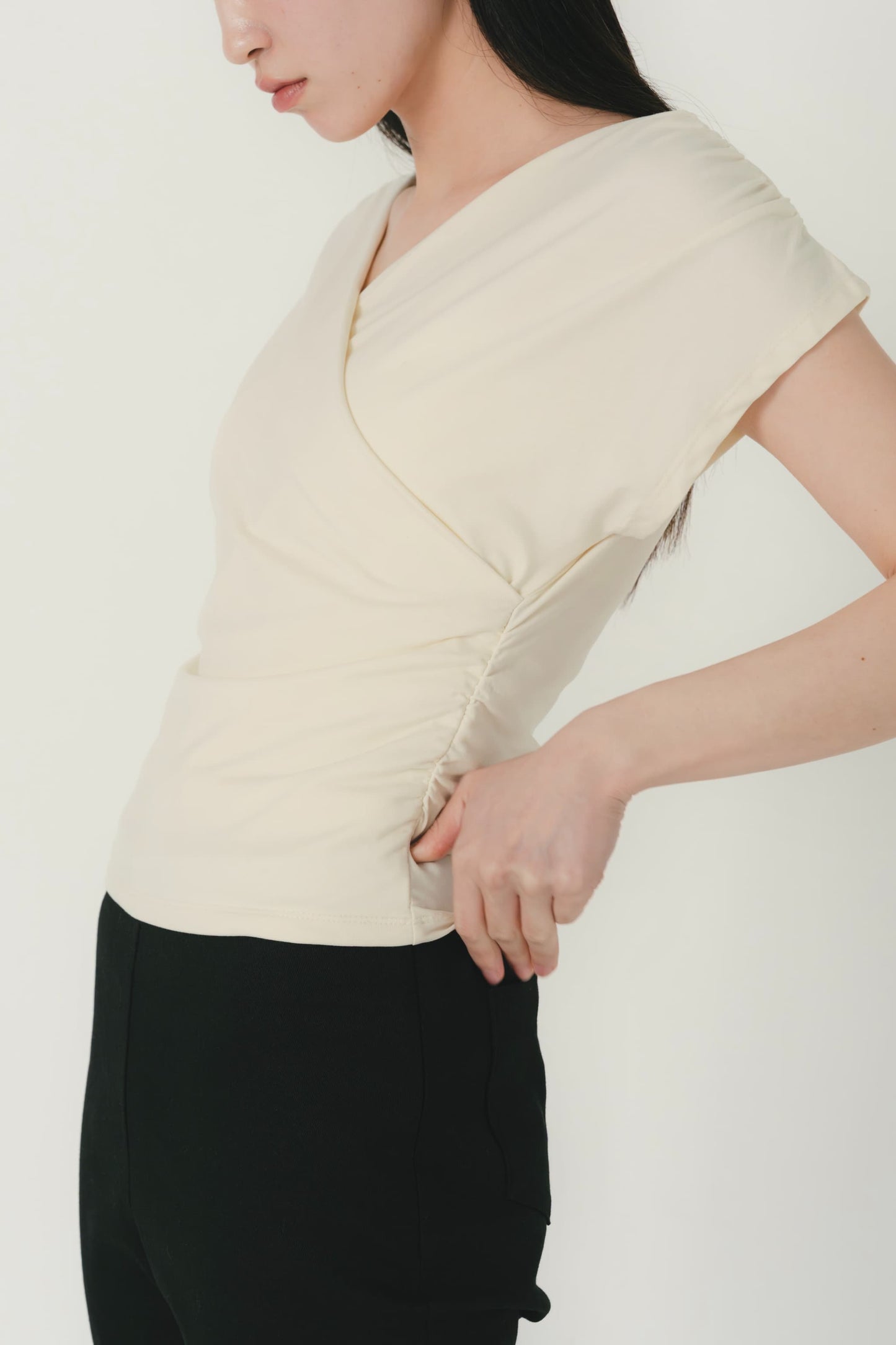 V shirring tee
