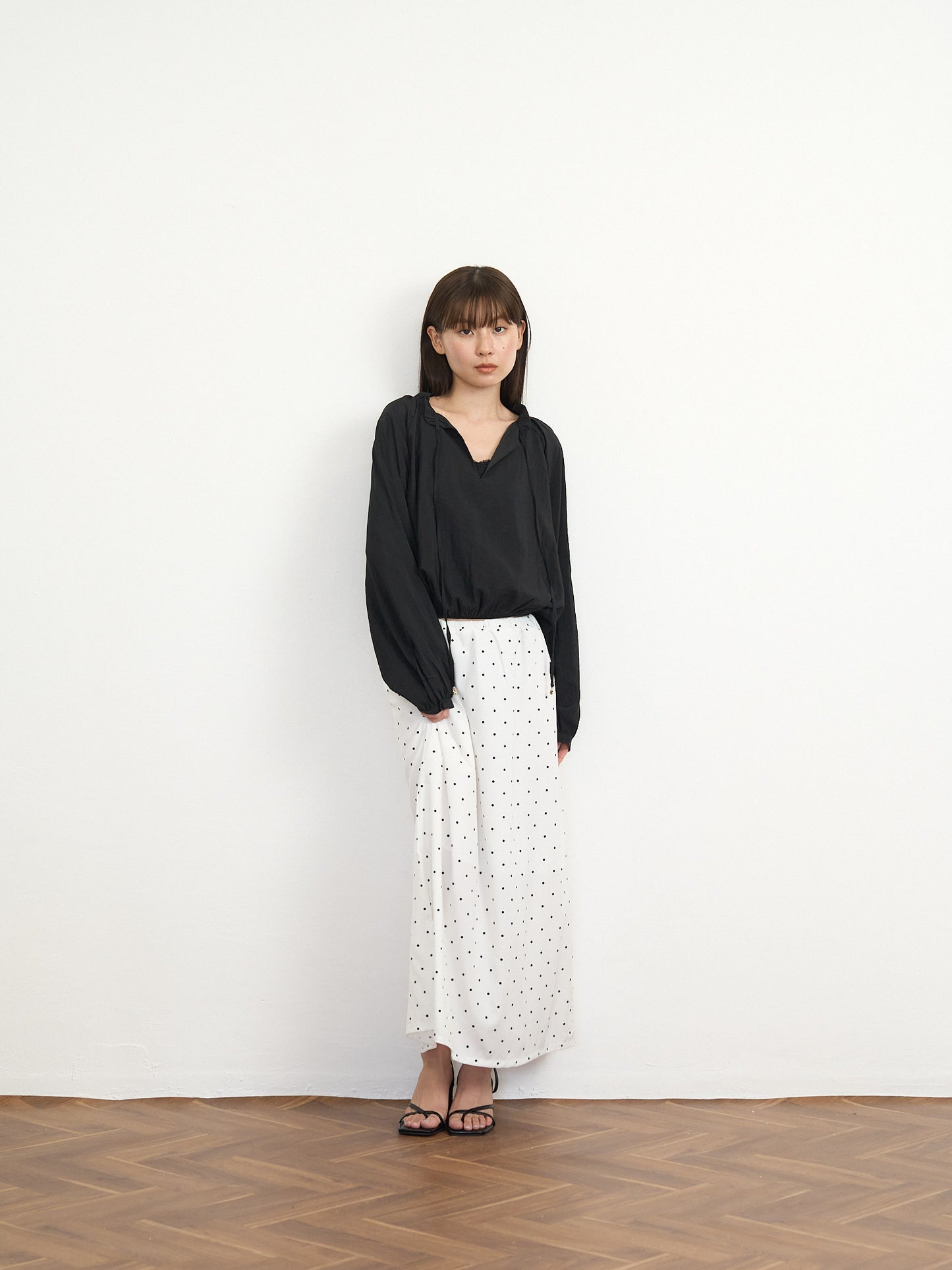 【先行予約販売】frill neck blouse