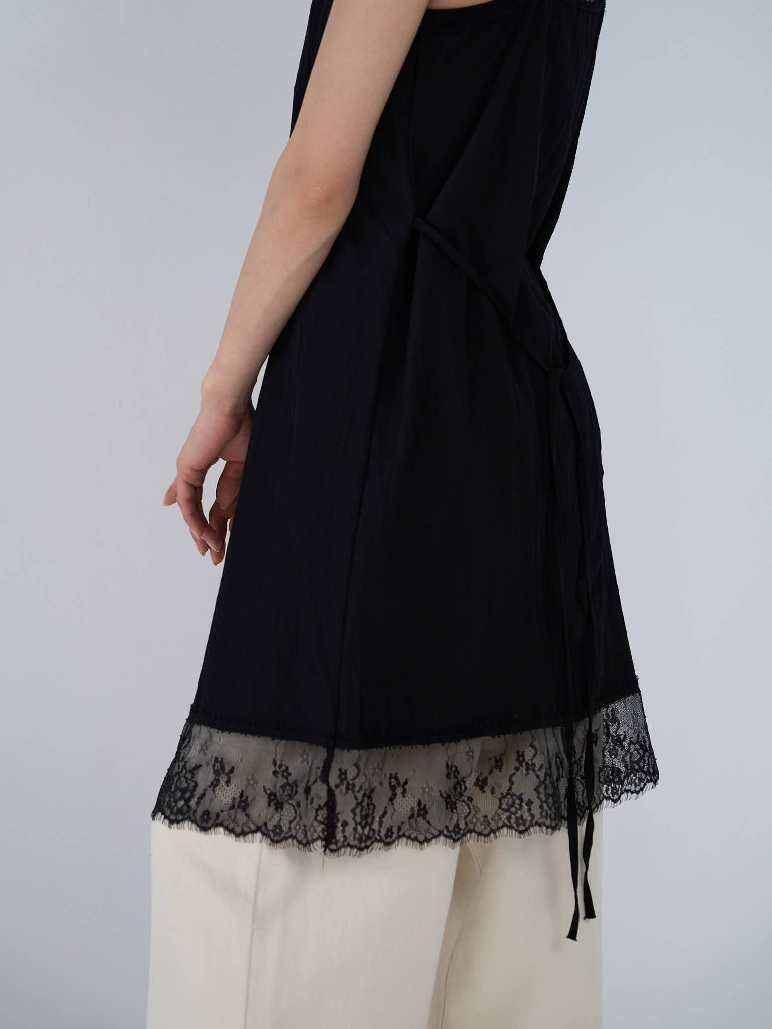 ワンピース geeong sheer lace dress White シアーレースドレス｜透け感と繊細なレースが女性らしい一枚 | geeong