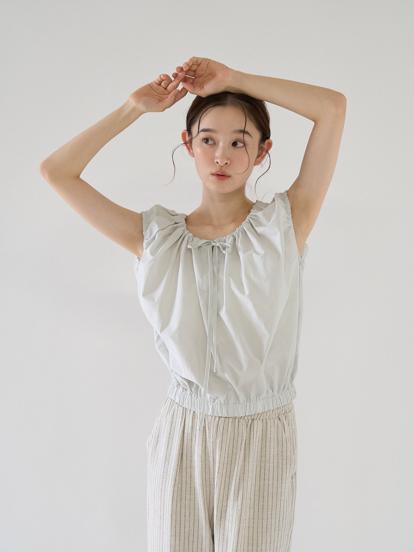 shirring sleeveless blouse