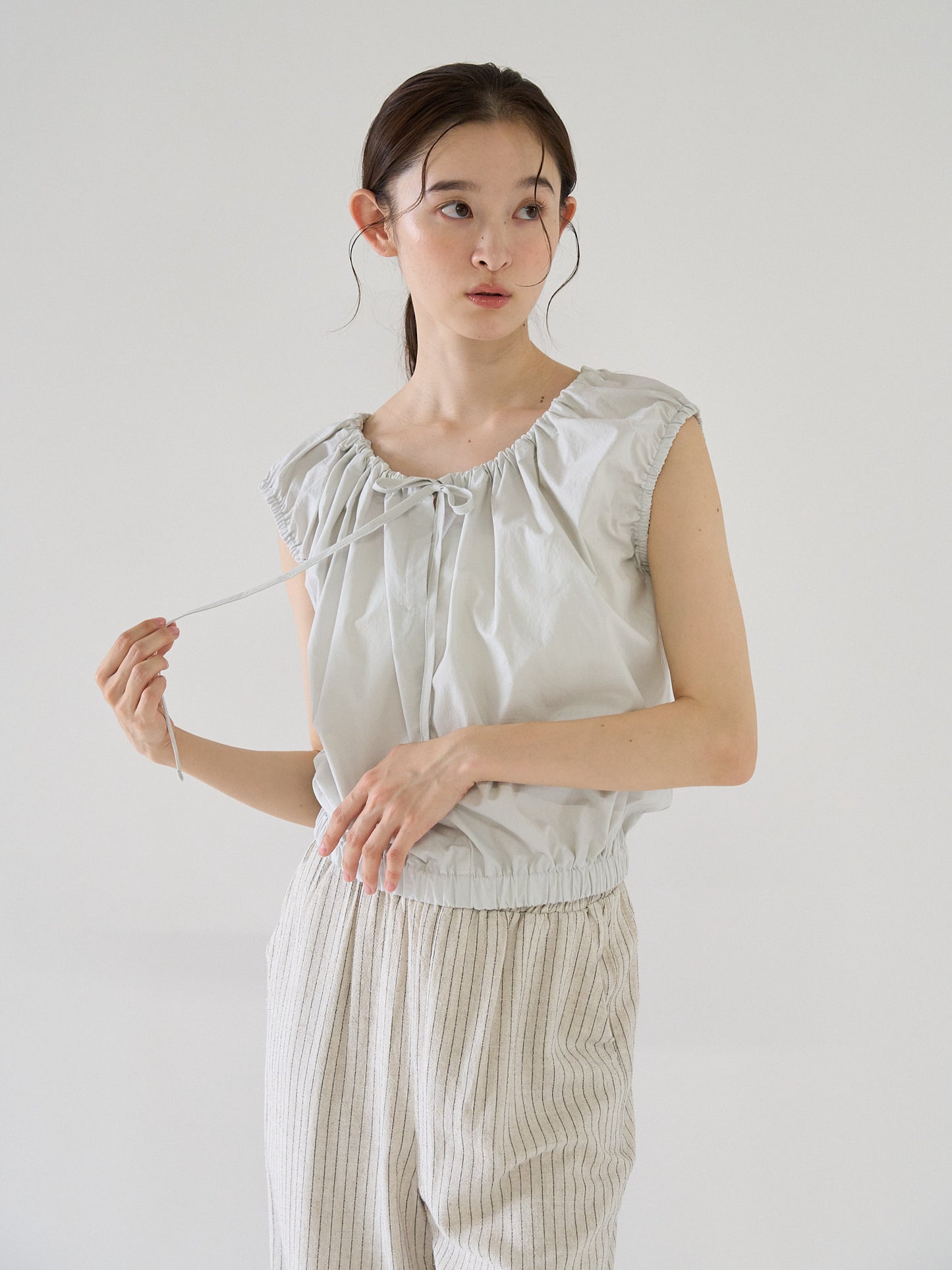 shirring sleeveless blouse