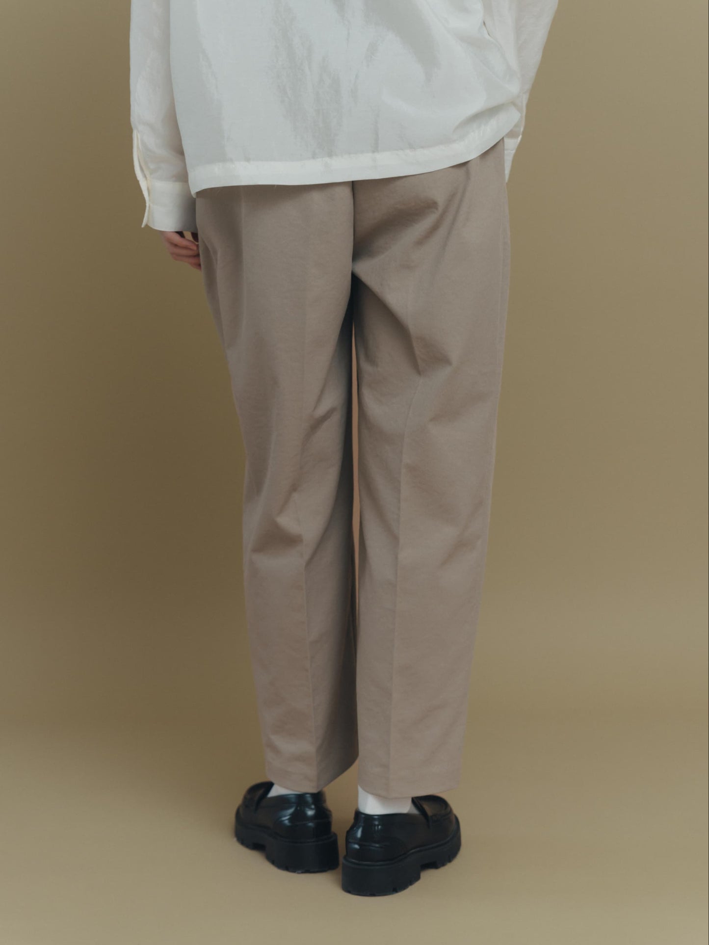 wide tucked pants
