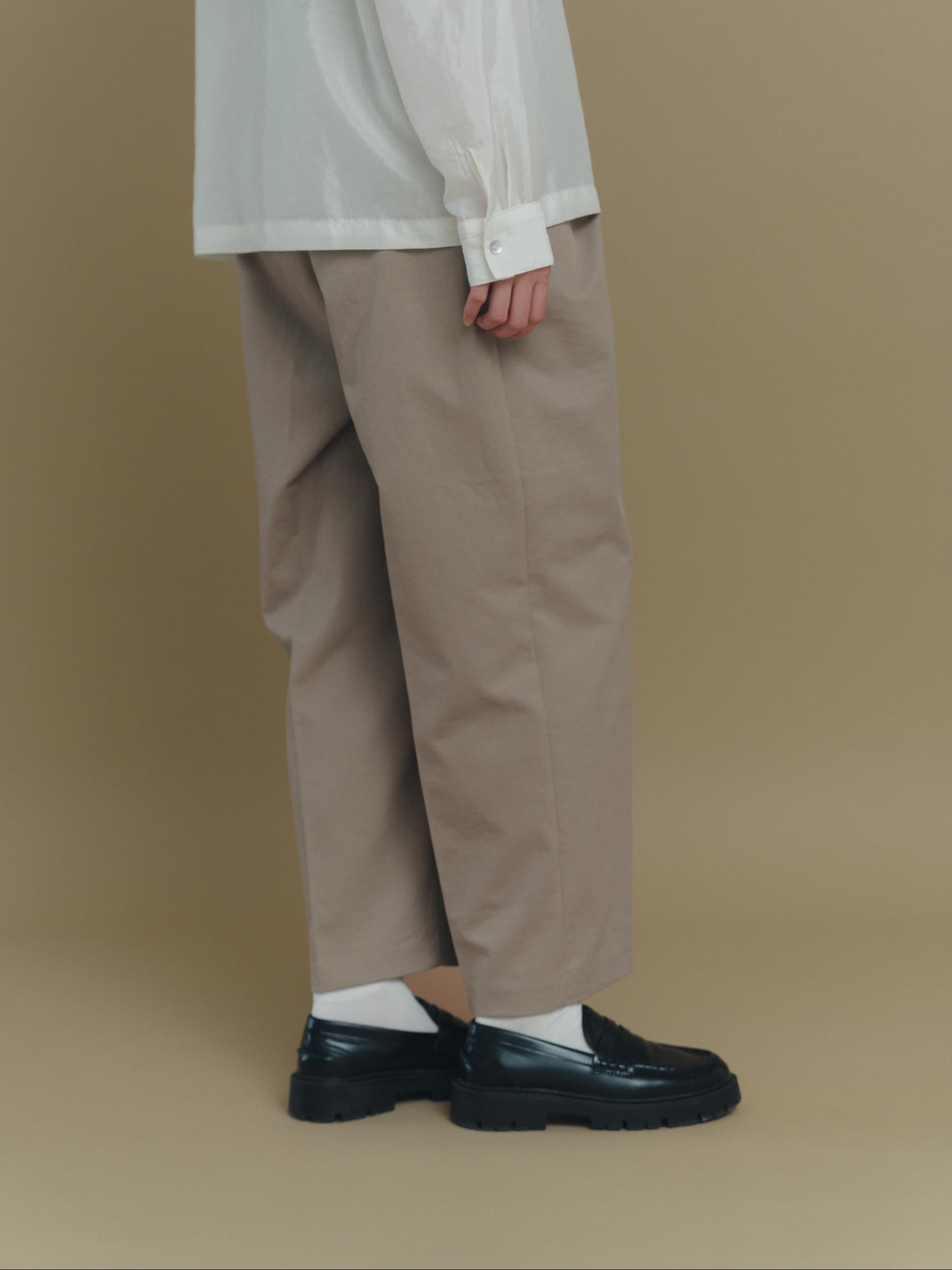 wide tucked pants