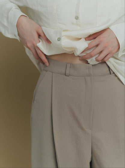 wide tucked pants