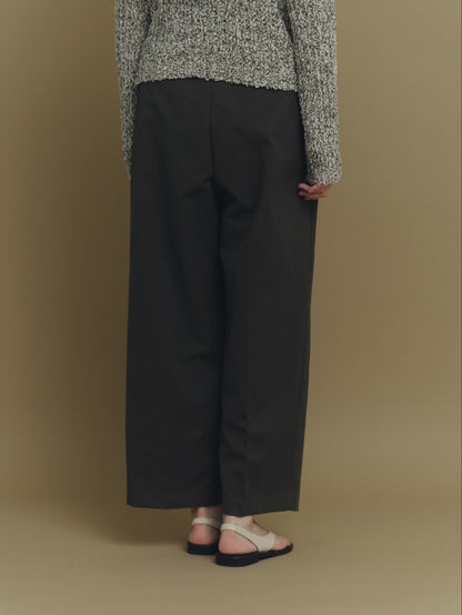 wide tucked pants