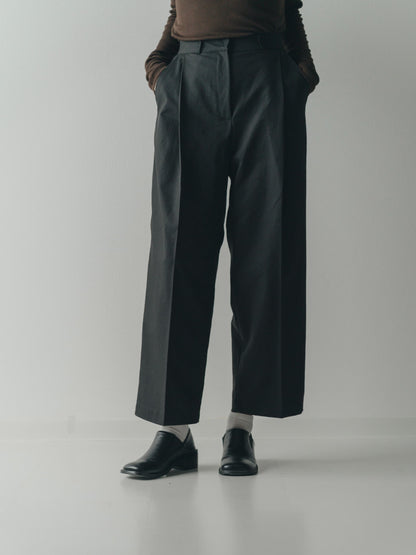 wide tucked pants