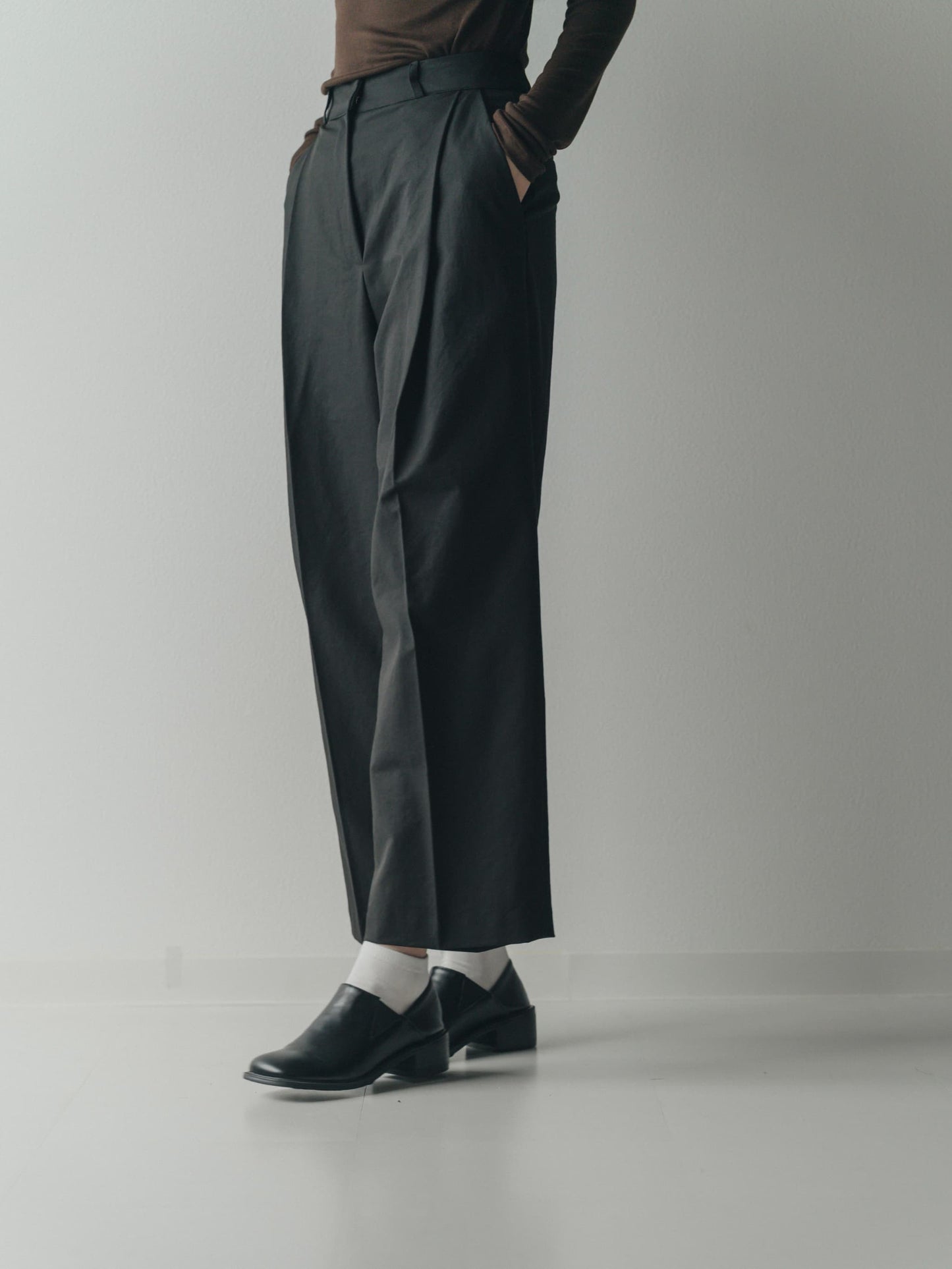 wide tucked pants