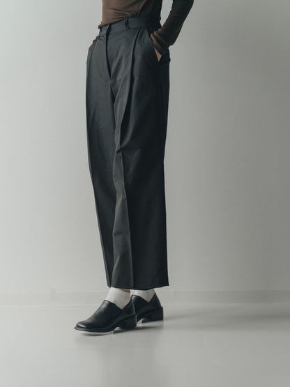 wide tucked pants