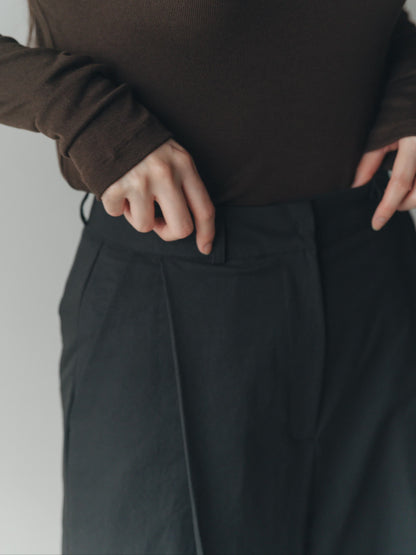 wide tucked pants