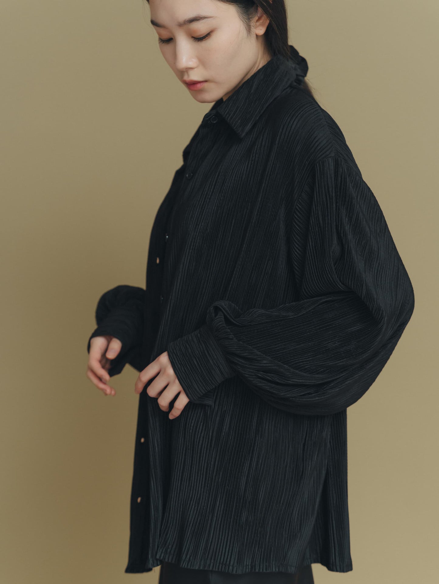 pleats shirt