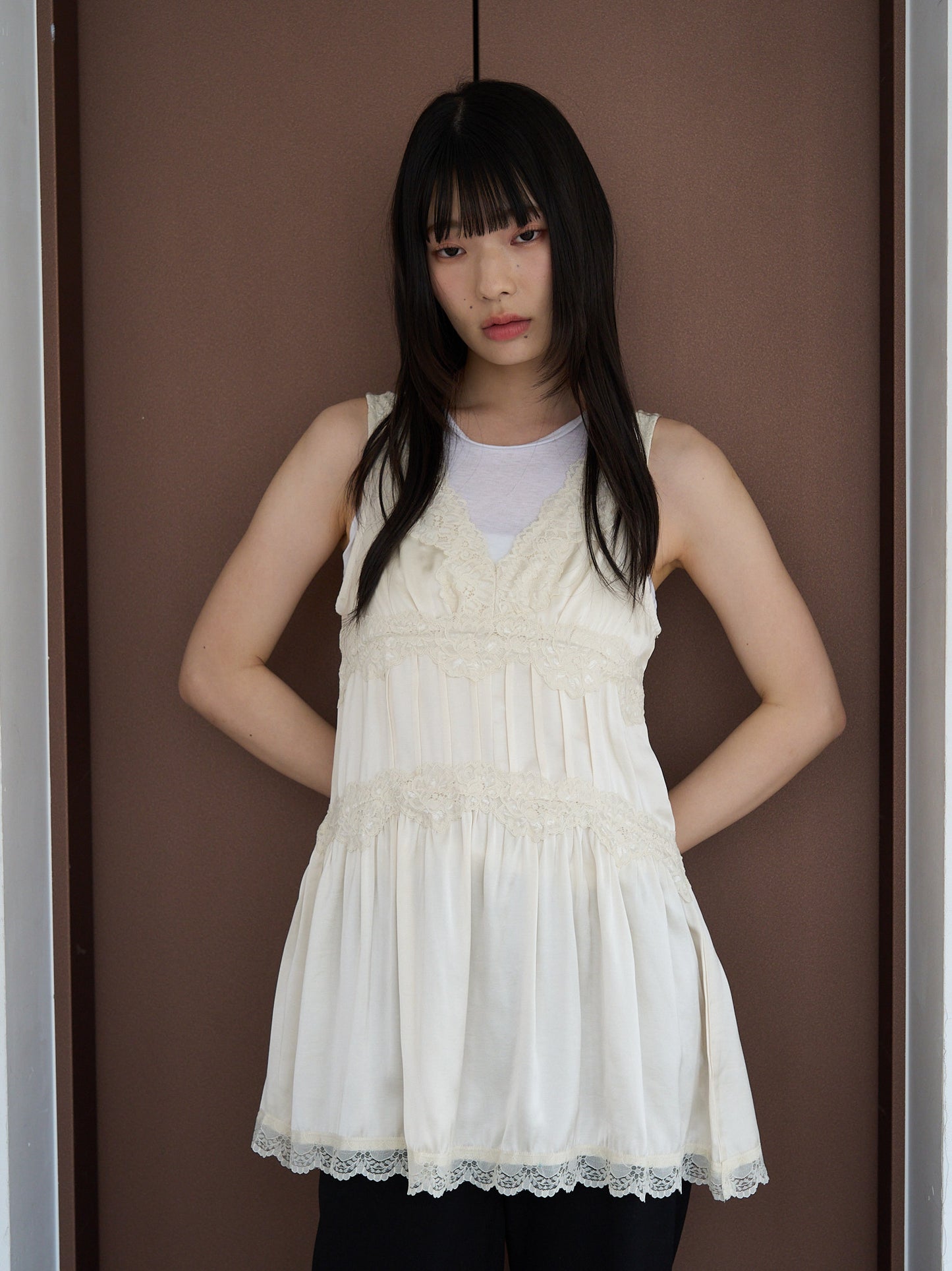 lace sleeveless tunic