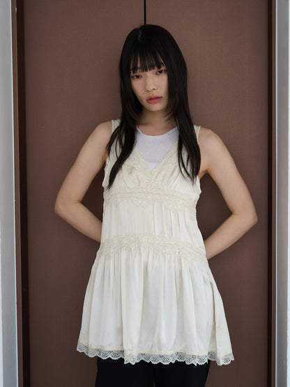 lace sleeveless tunic