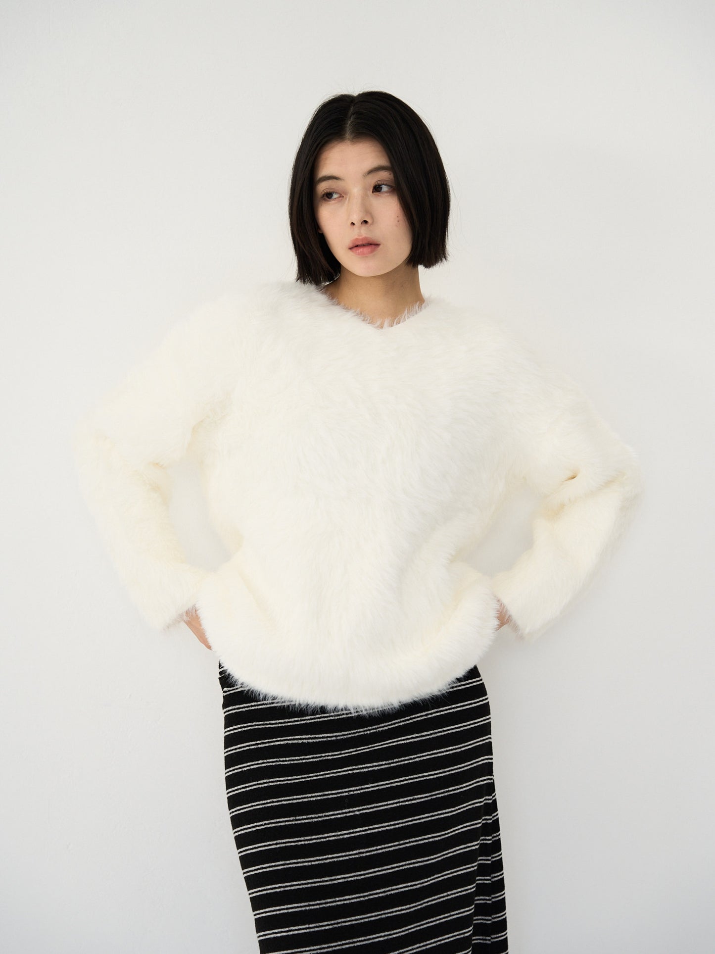 feather knit pullover