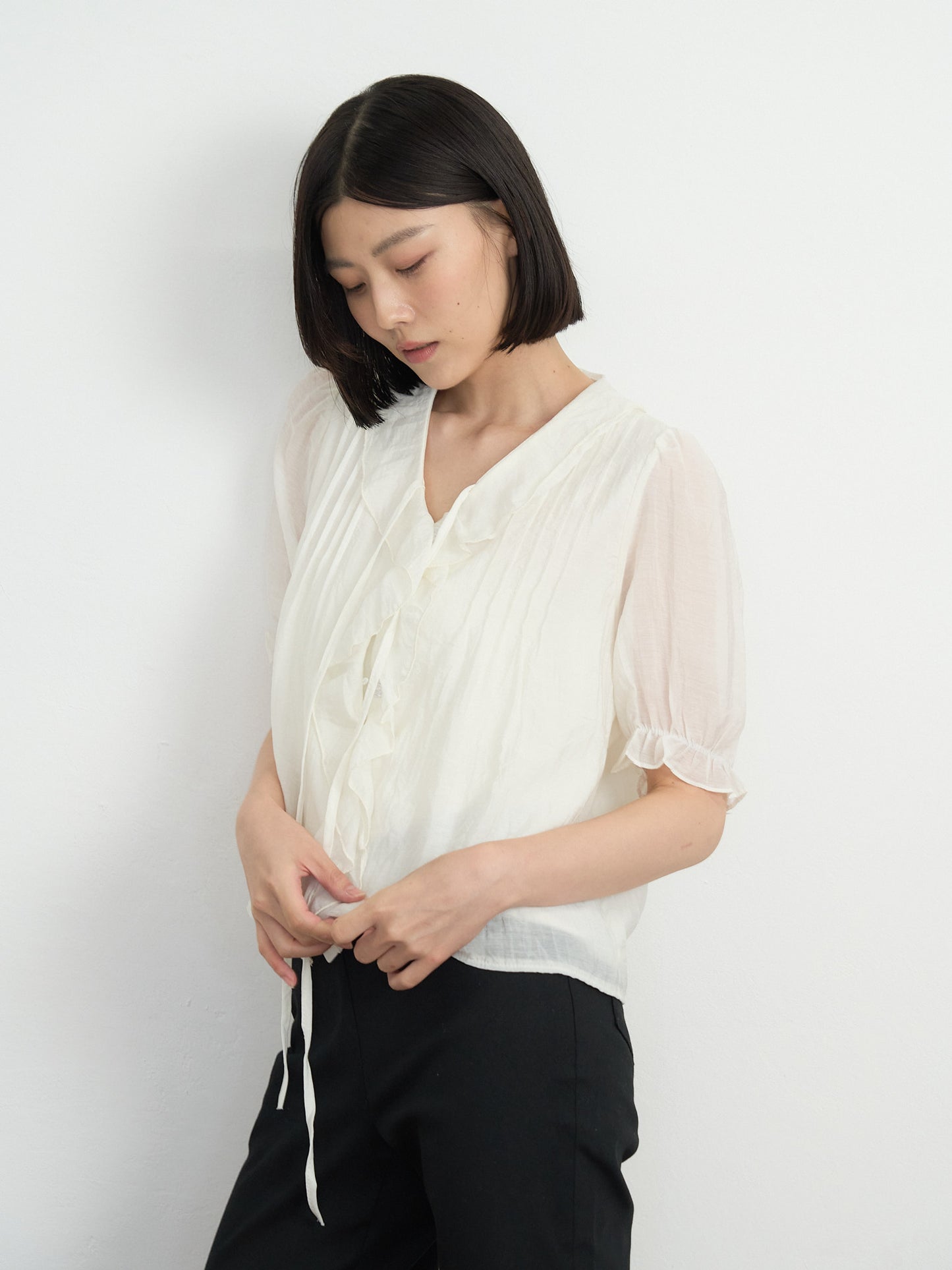 frill puff blouse