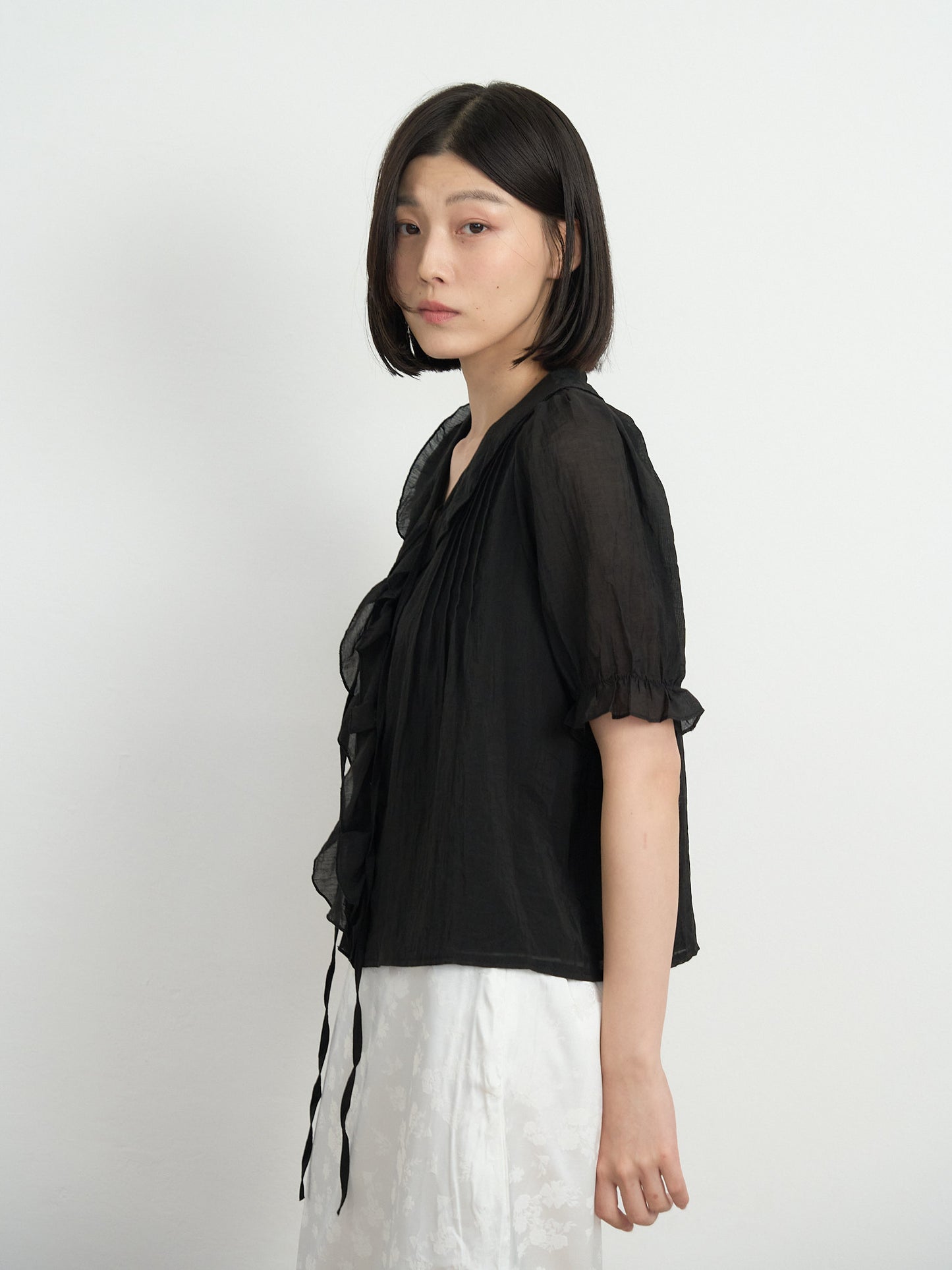 frill puff blouse