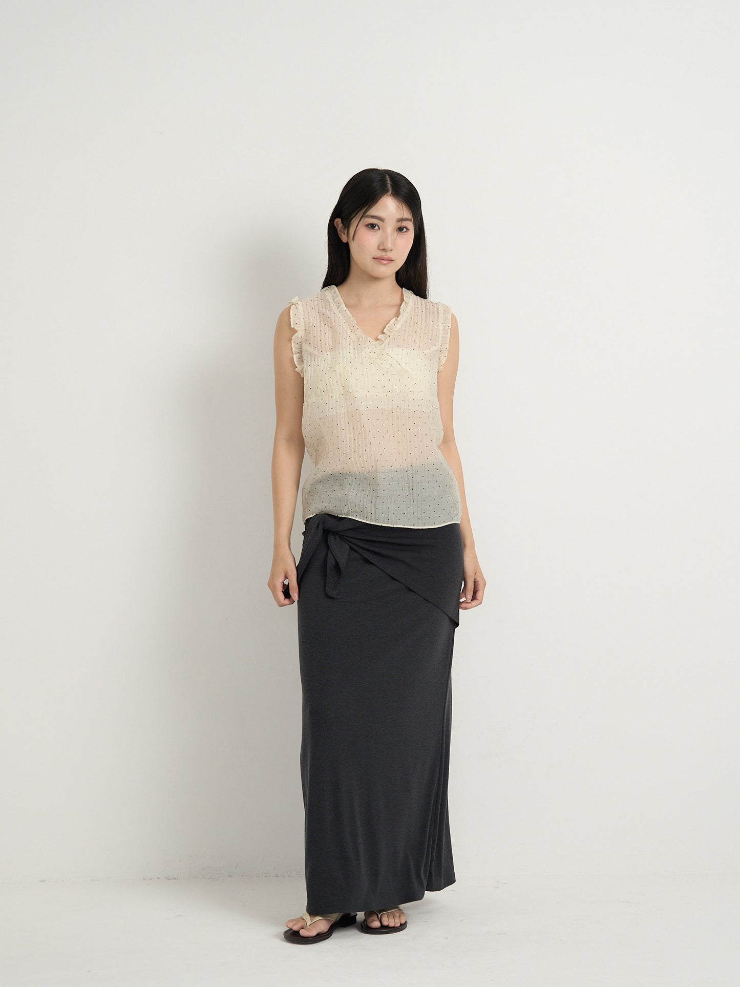 dot sleeveless blouse