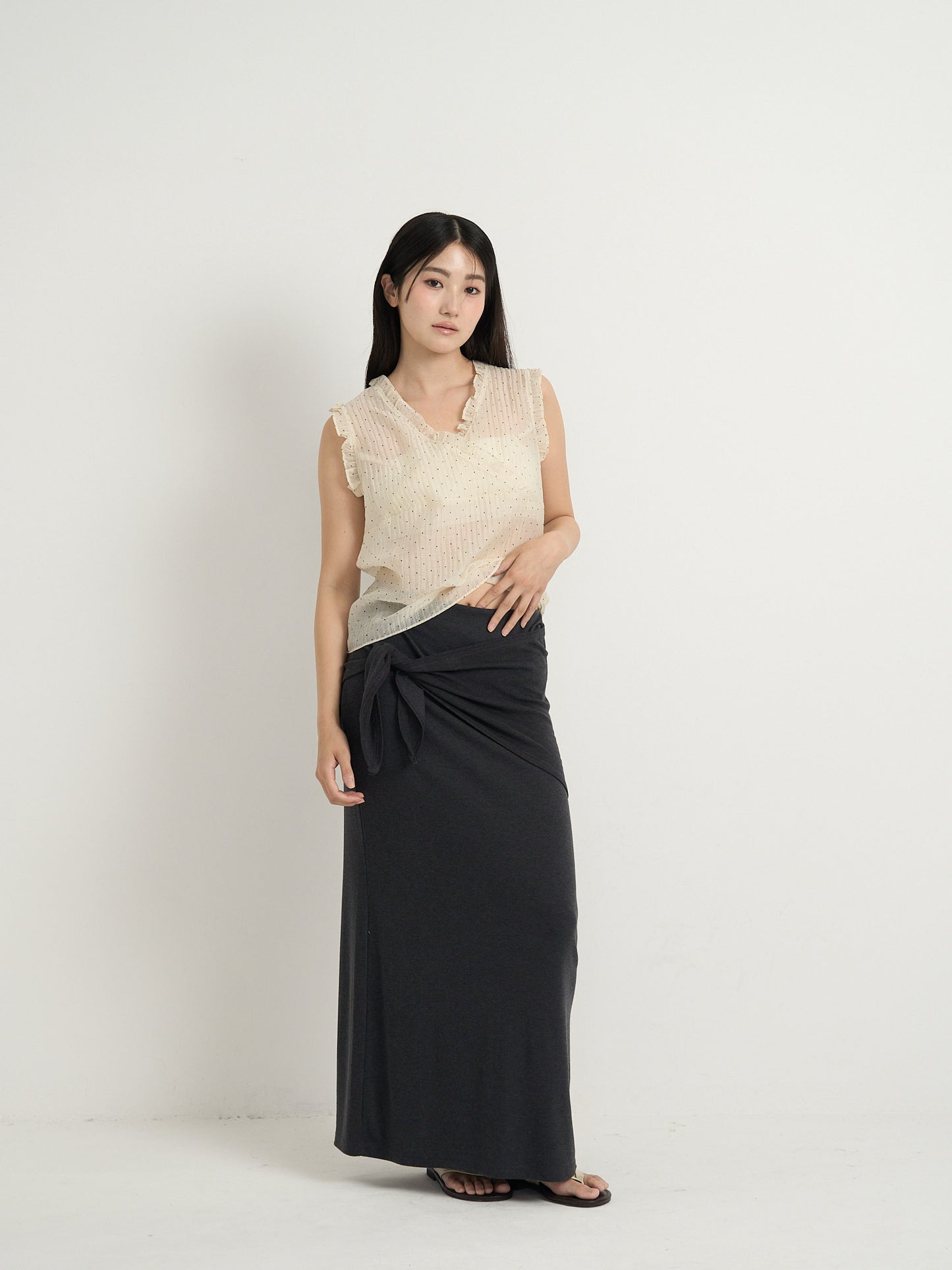dot sleeveless blouse