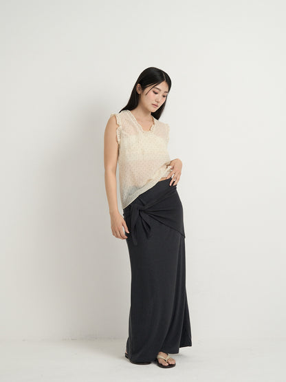 dot sleeveless blouse