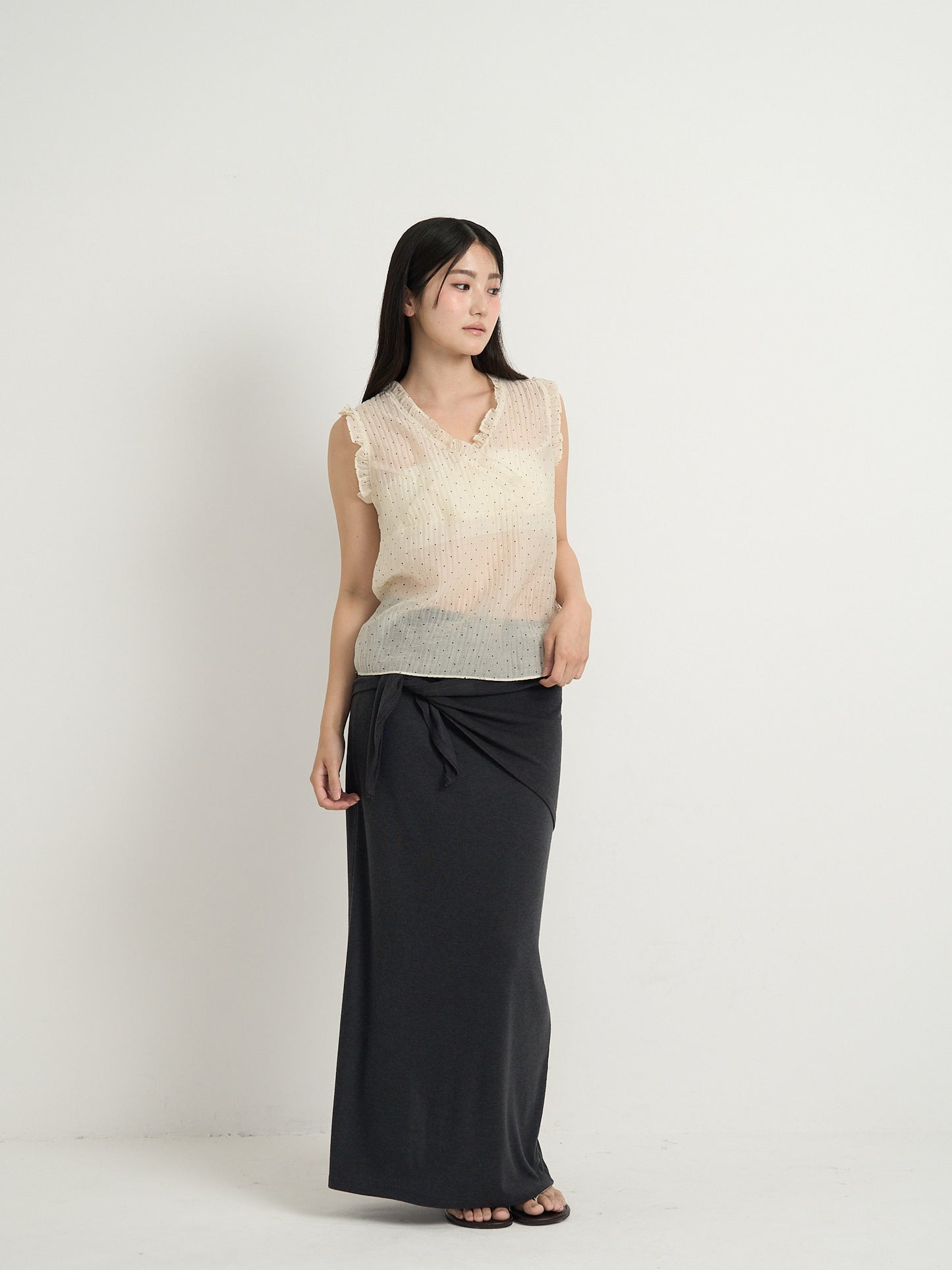 dot sleeveless blouse