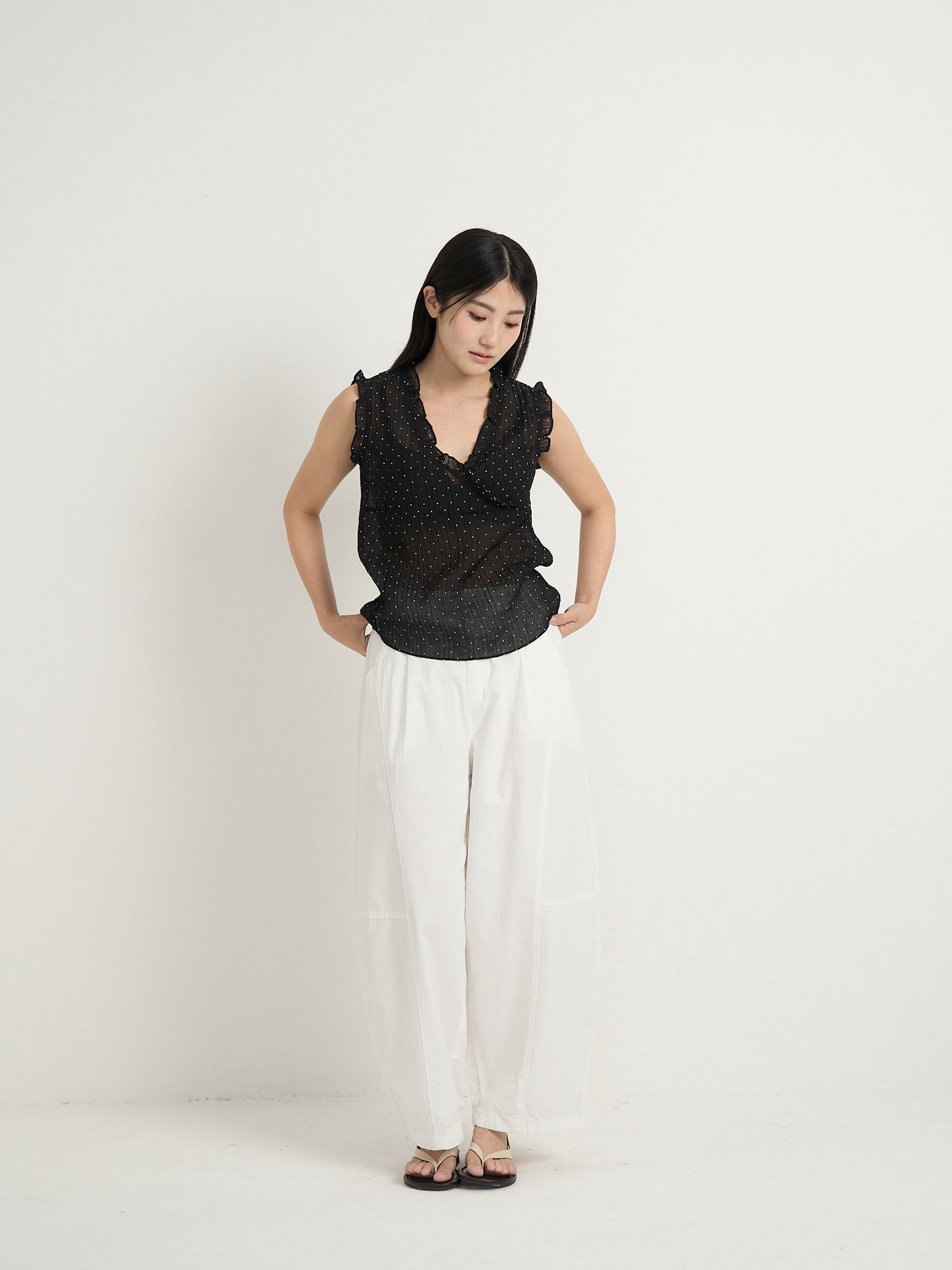 dot sleeveless blouse