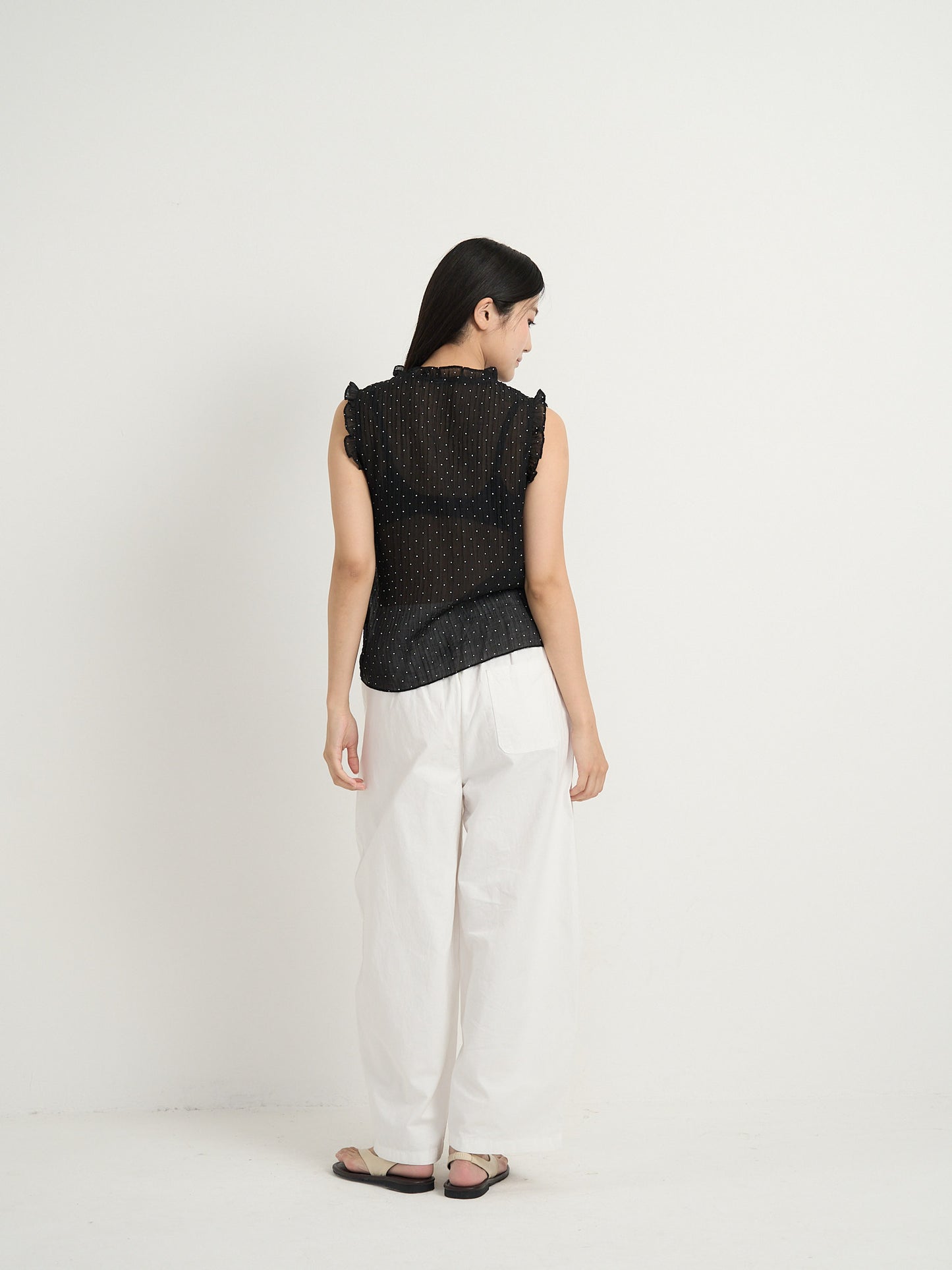 dot sleeveless blouse