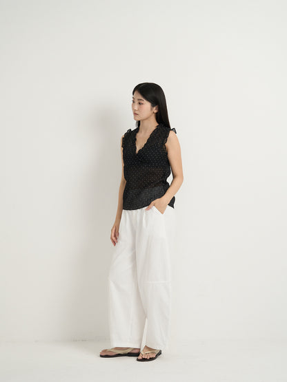 dot sleeveless blouse