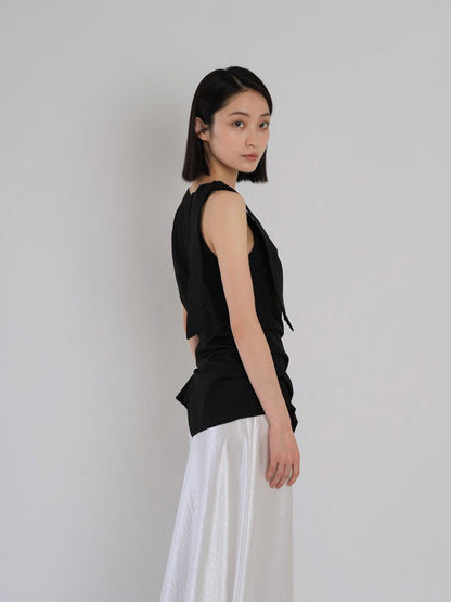 sleeveless ribbon blouse