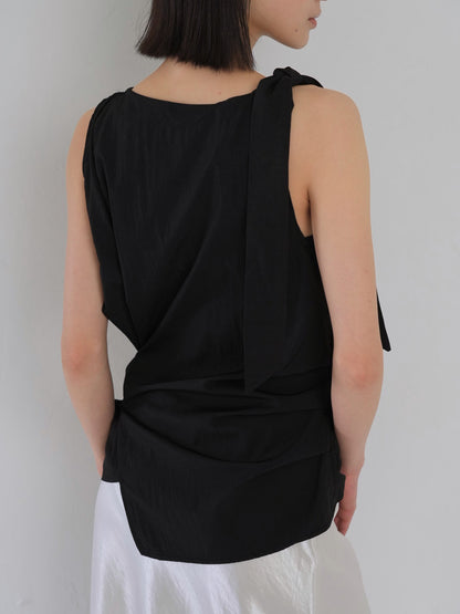 sleeveless ribbon blouse