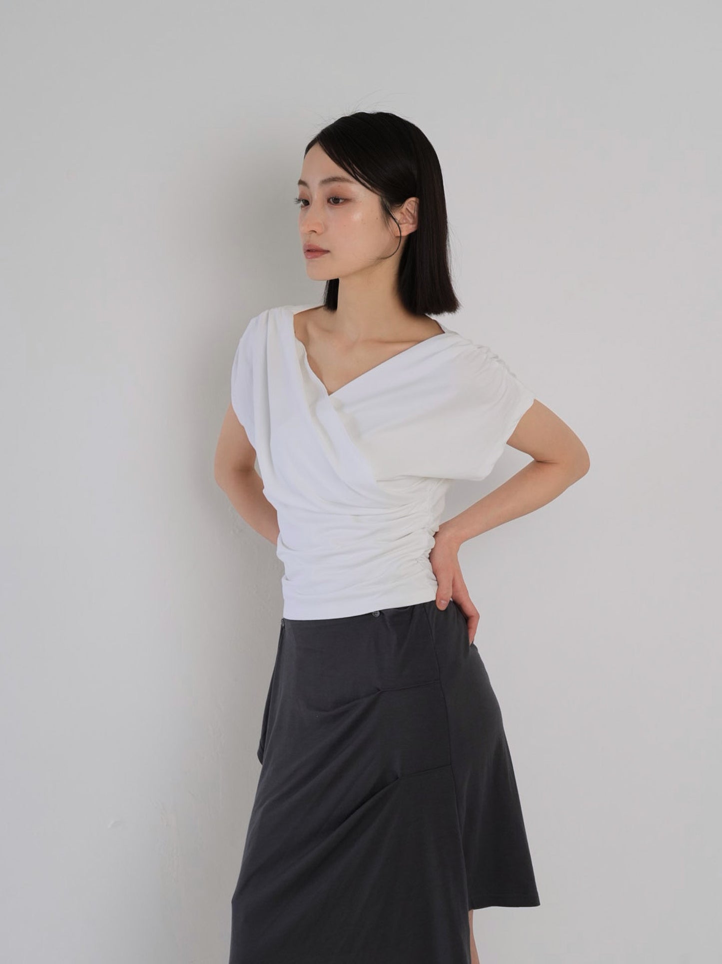 V shirring tee