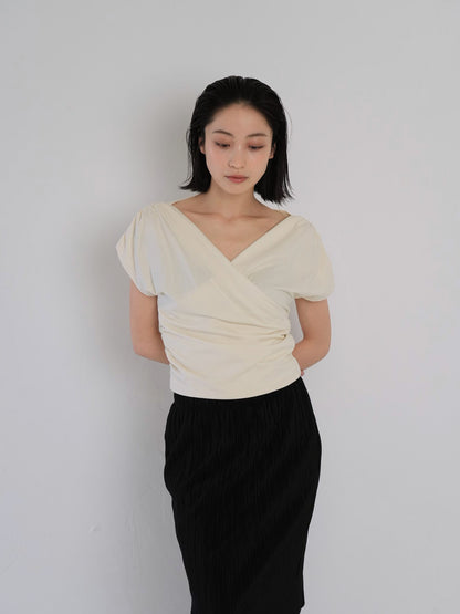 V shirring tee