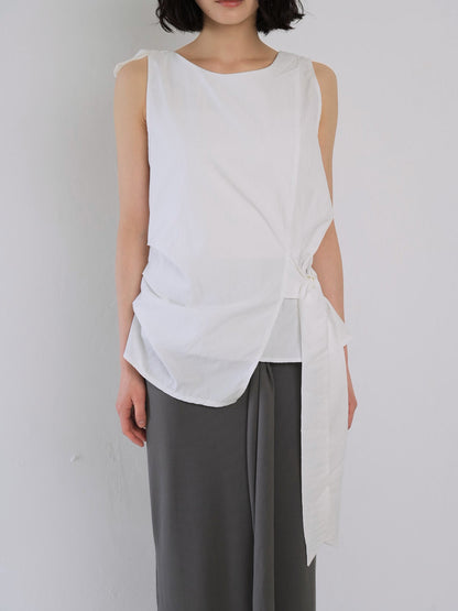 sleeveless ribbon blouse