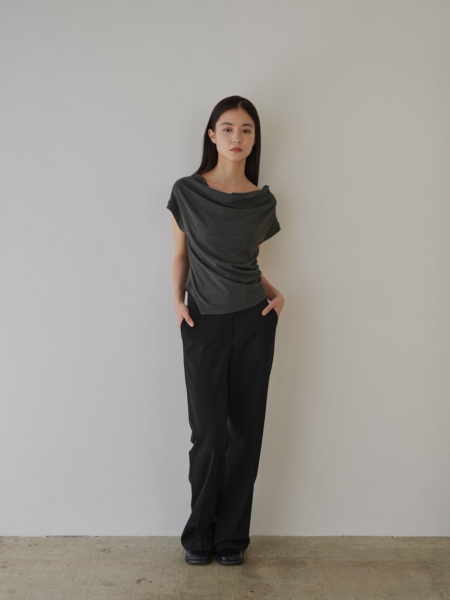 pleats line tee