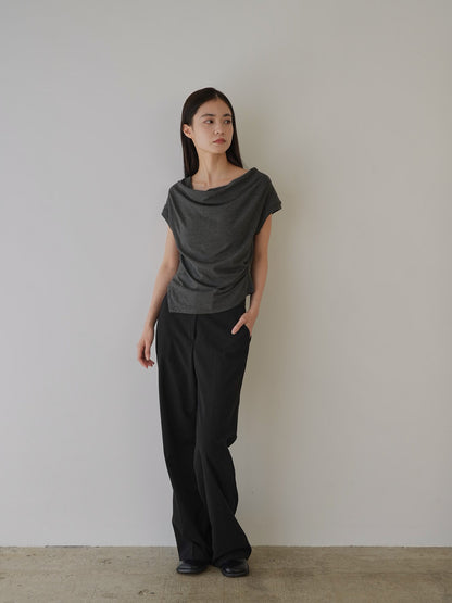 pleats line tee