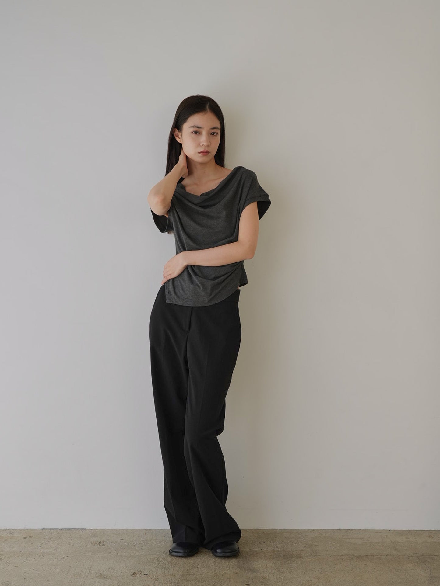 pleats line tee