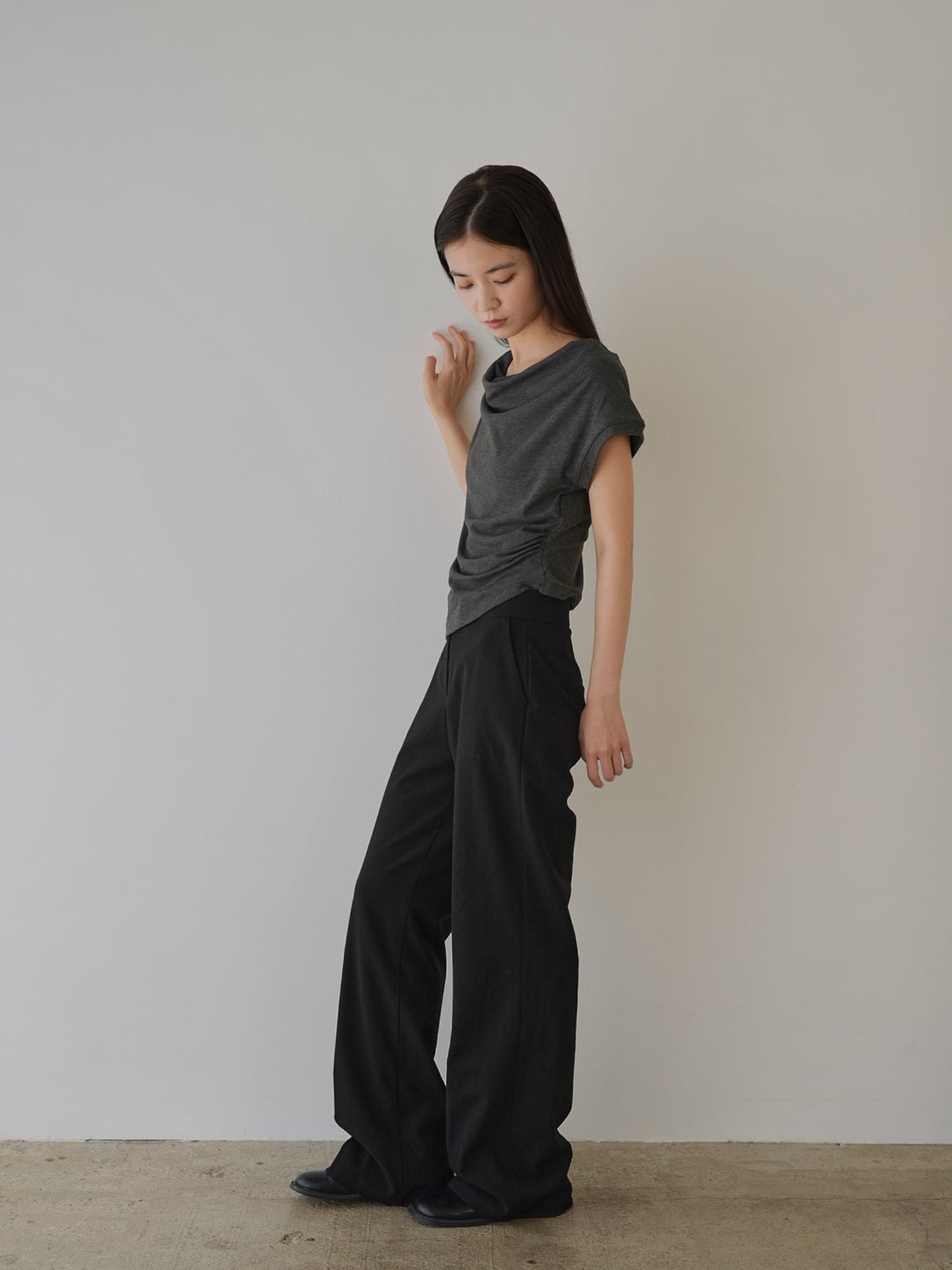 pleats line tee
