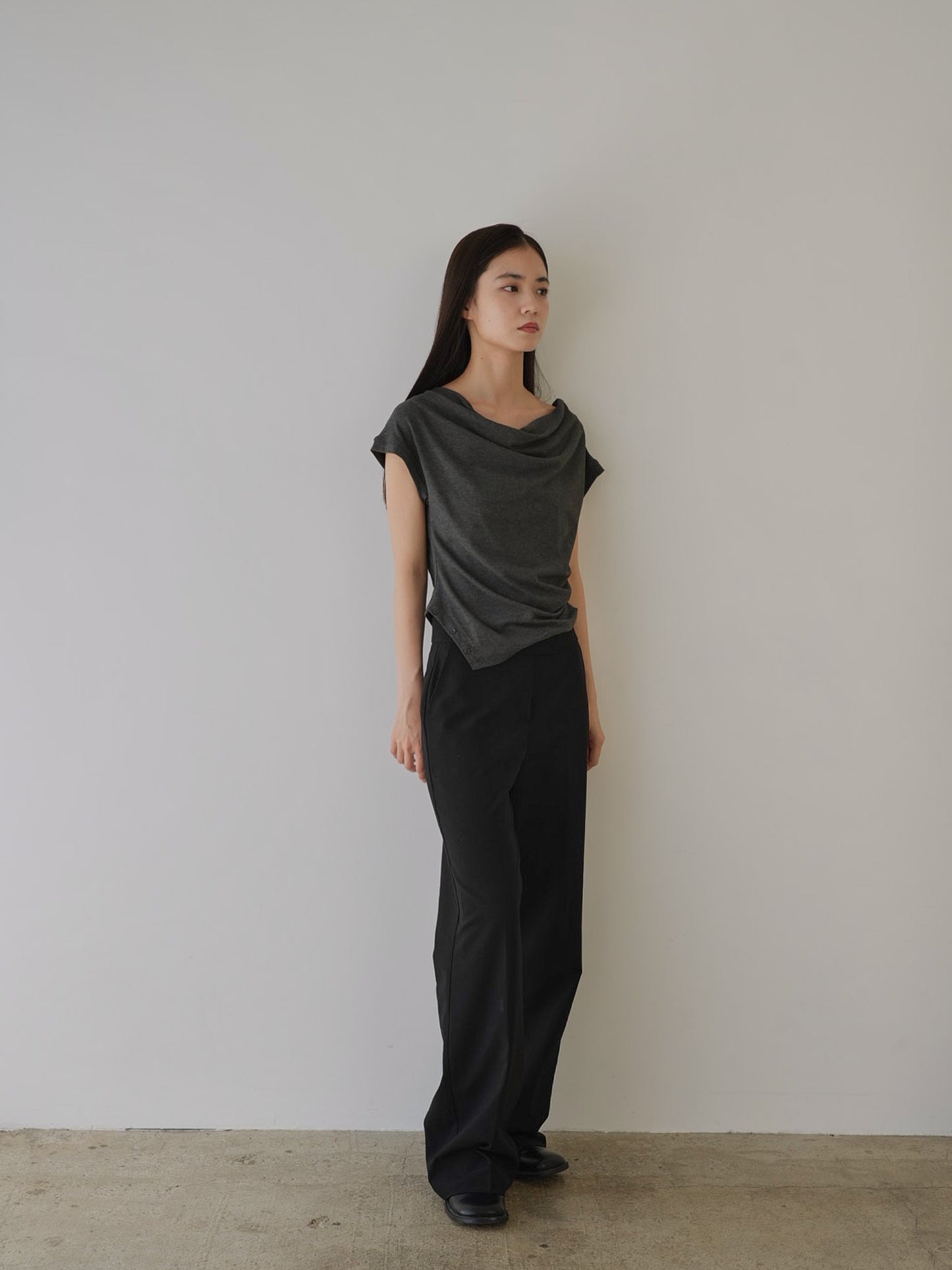 pleats line tee