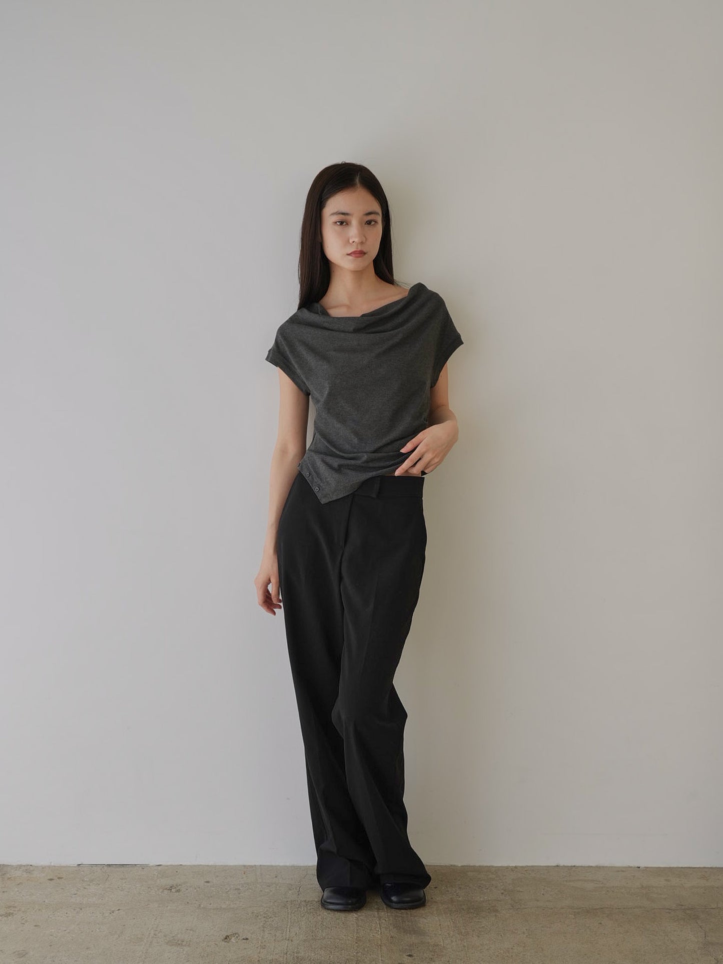 pleats line tee