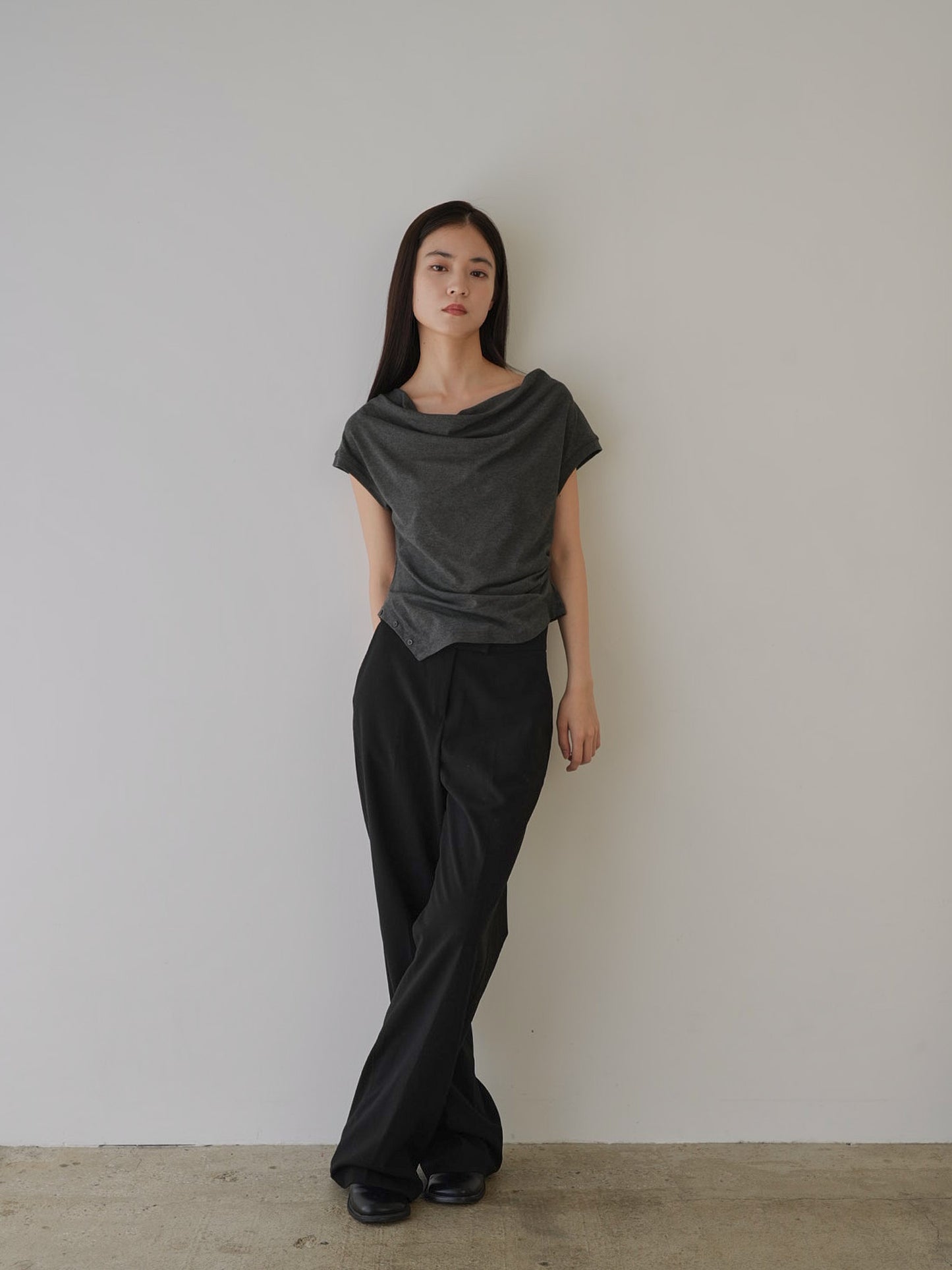 pleats line tee