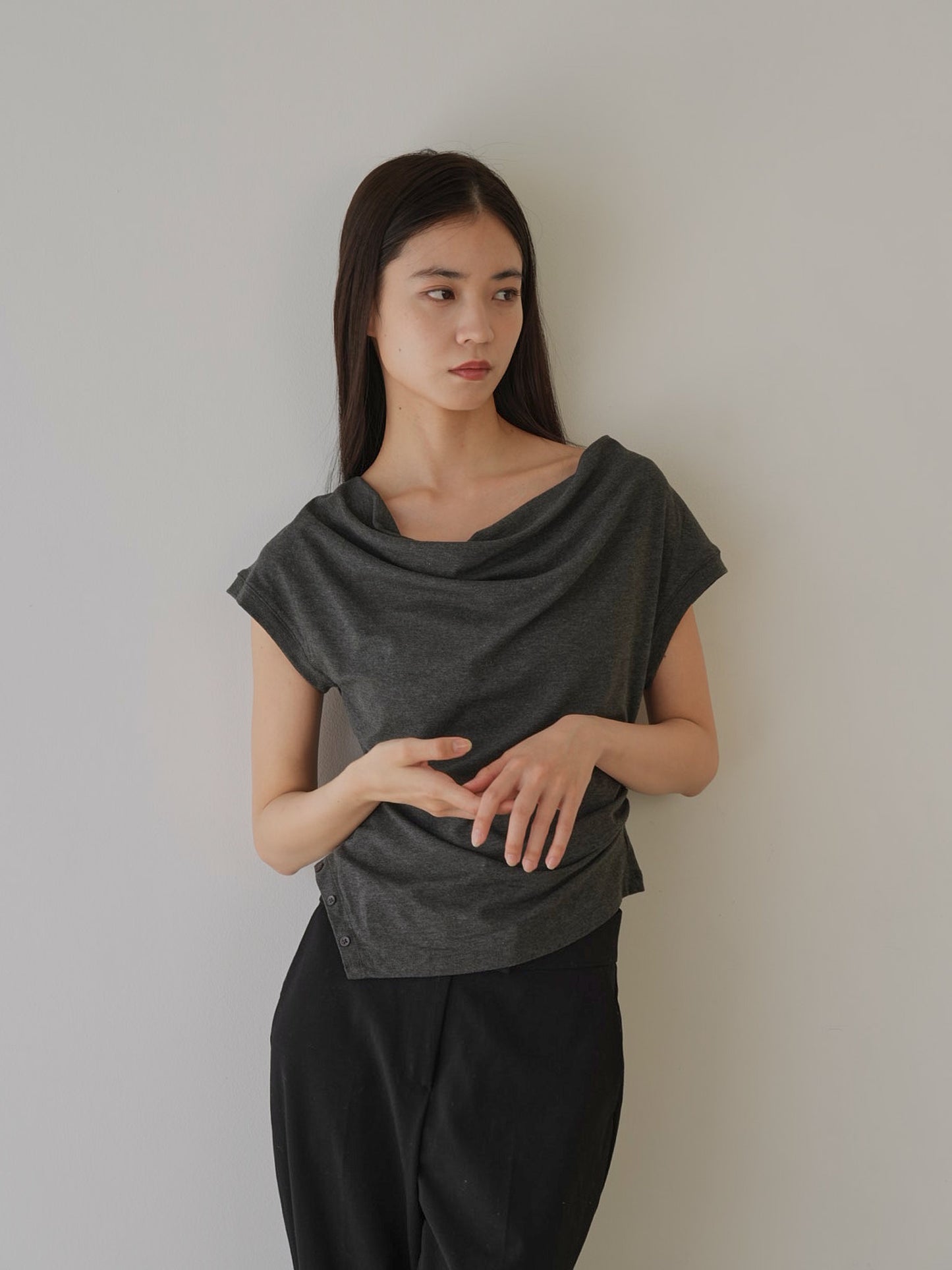 pleats line tee