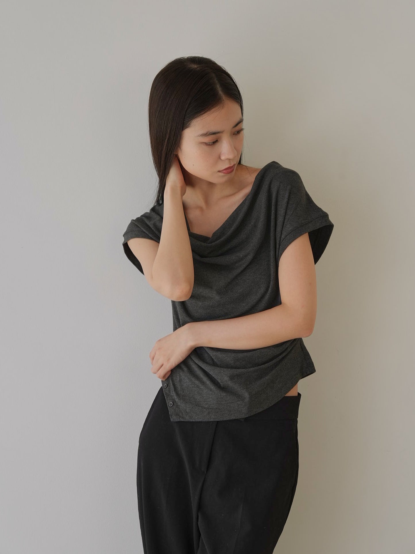 pleats line tee