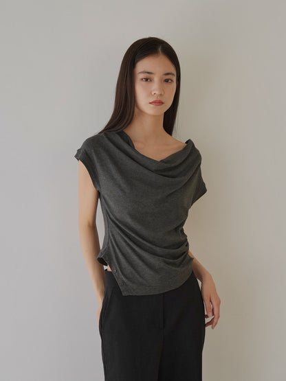 pleats line tee