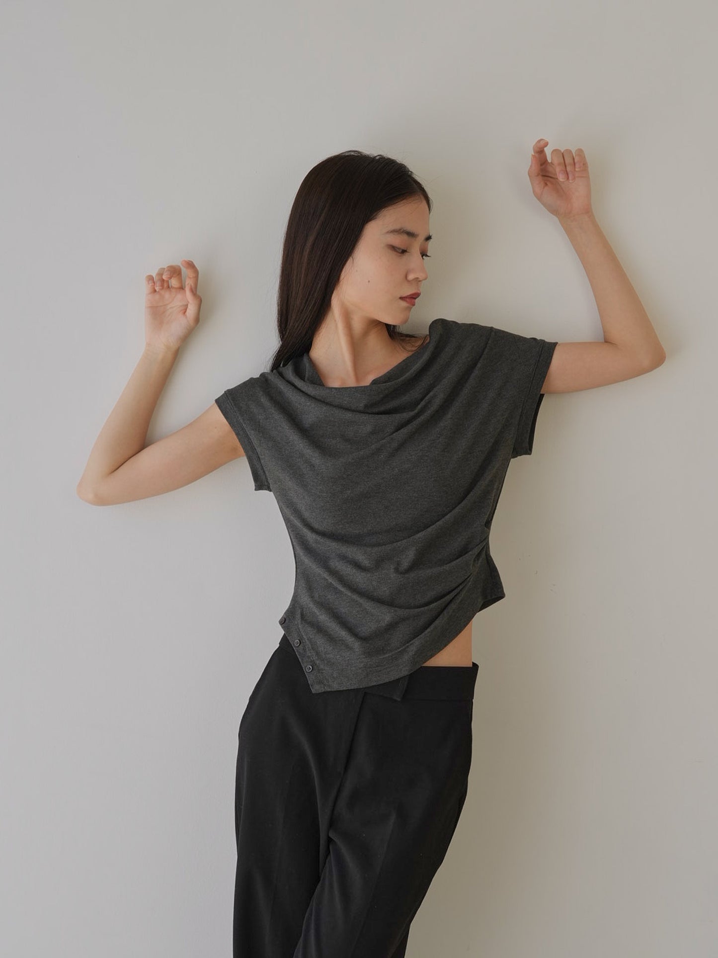 pleats line tee
