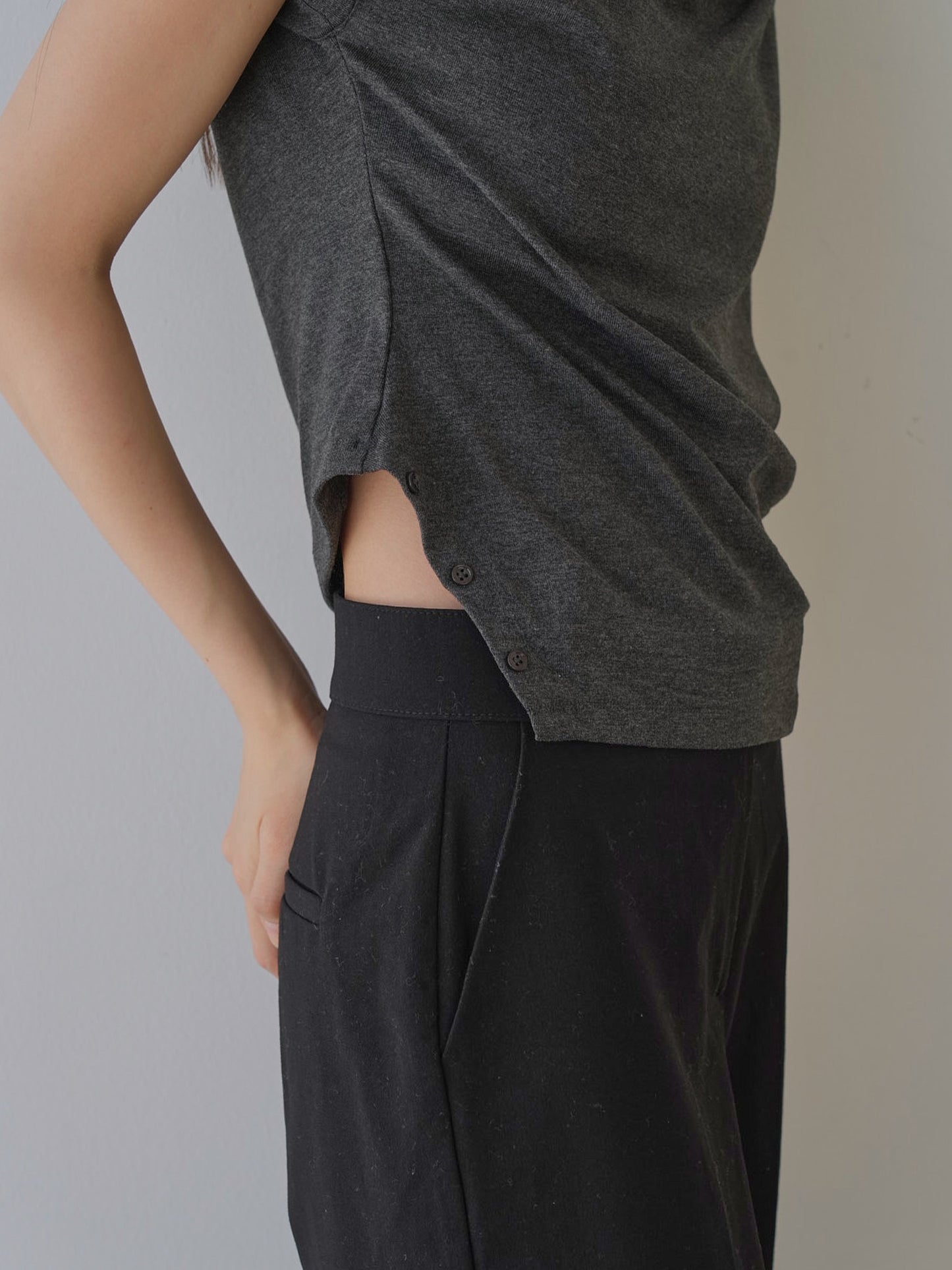 pleats line tee