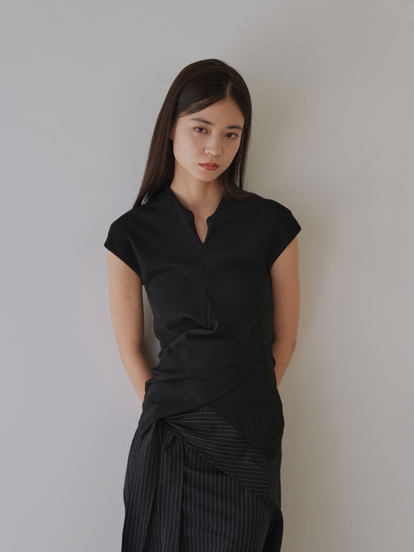 v warp knit top