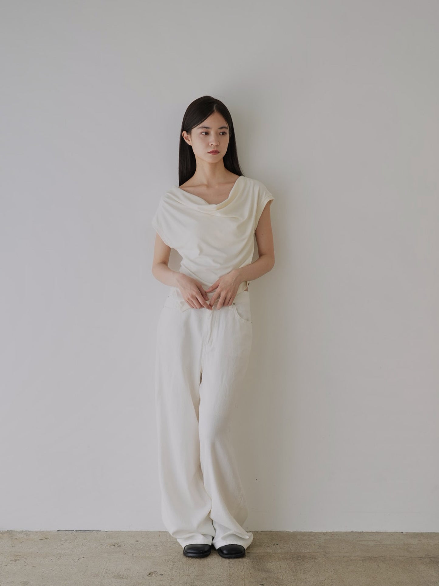 pleats line tee