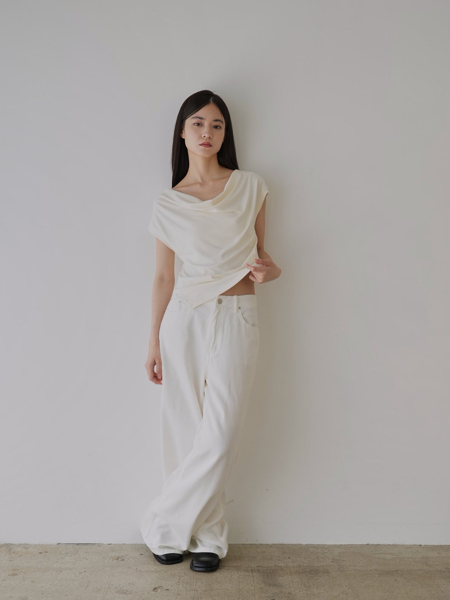 pleats line tee