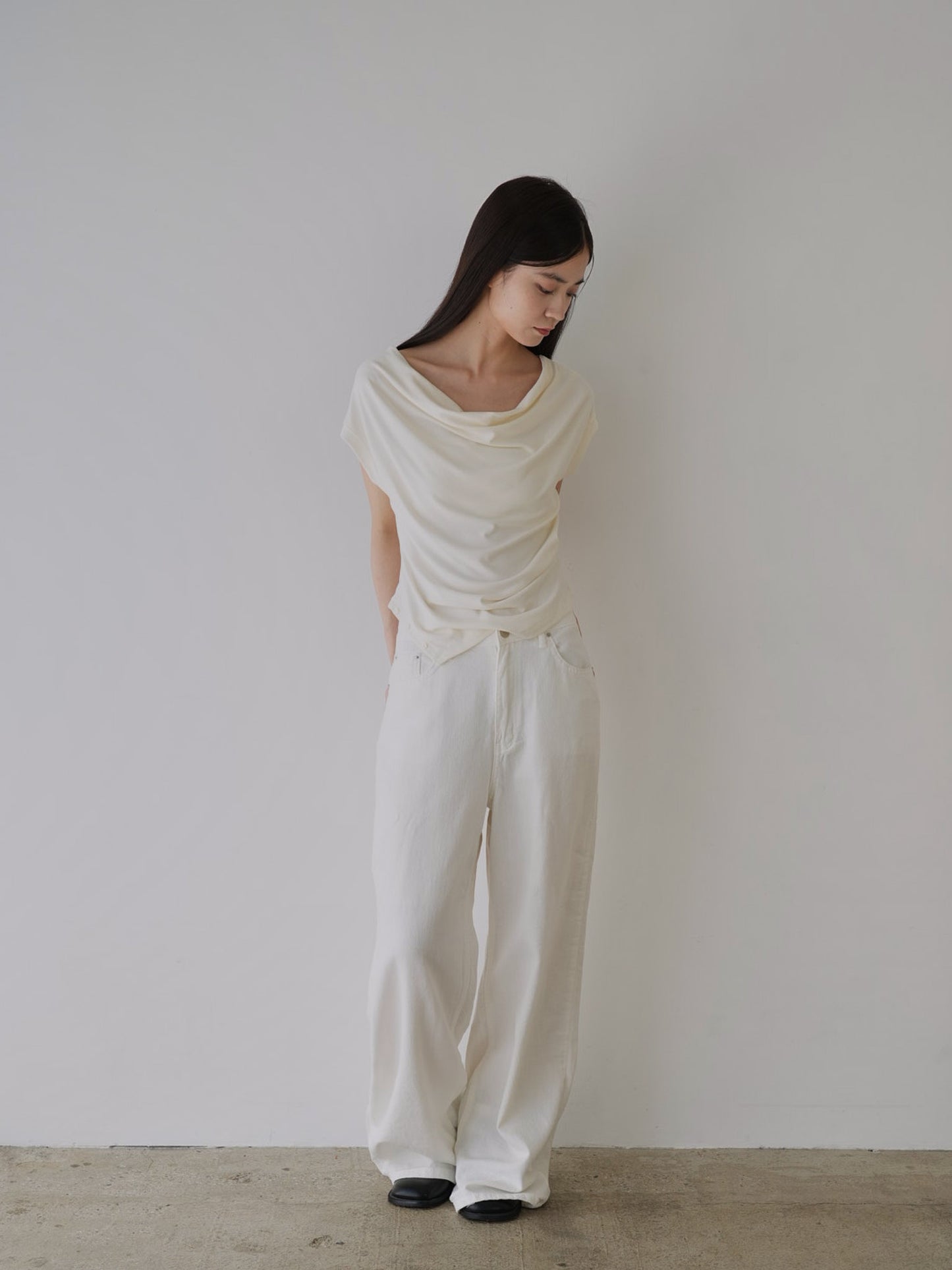 pleats line tee