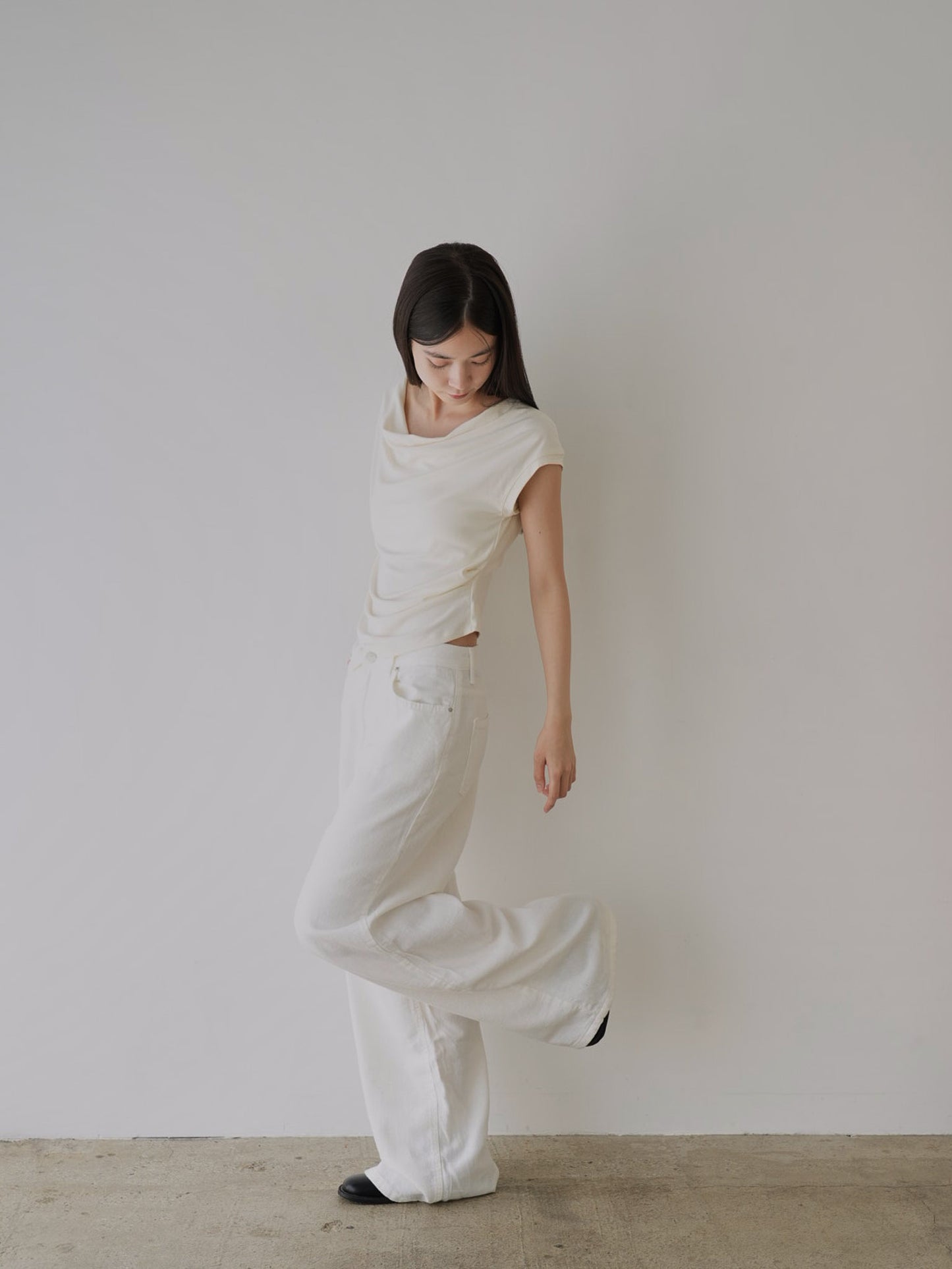 pleats line tee