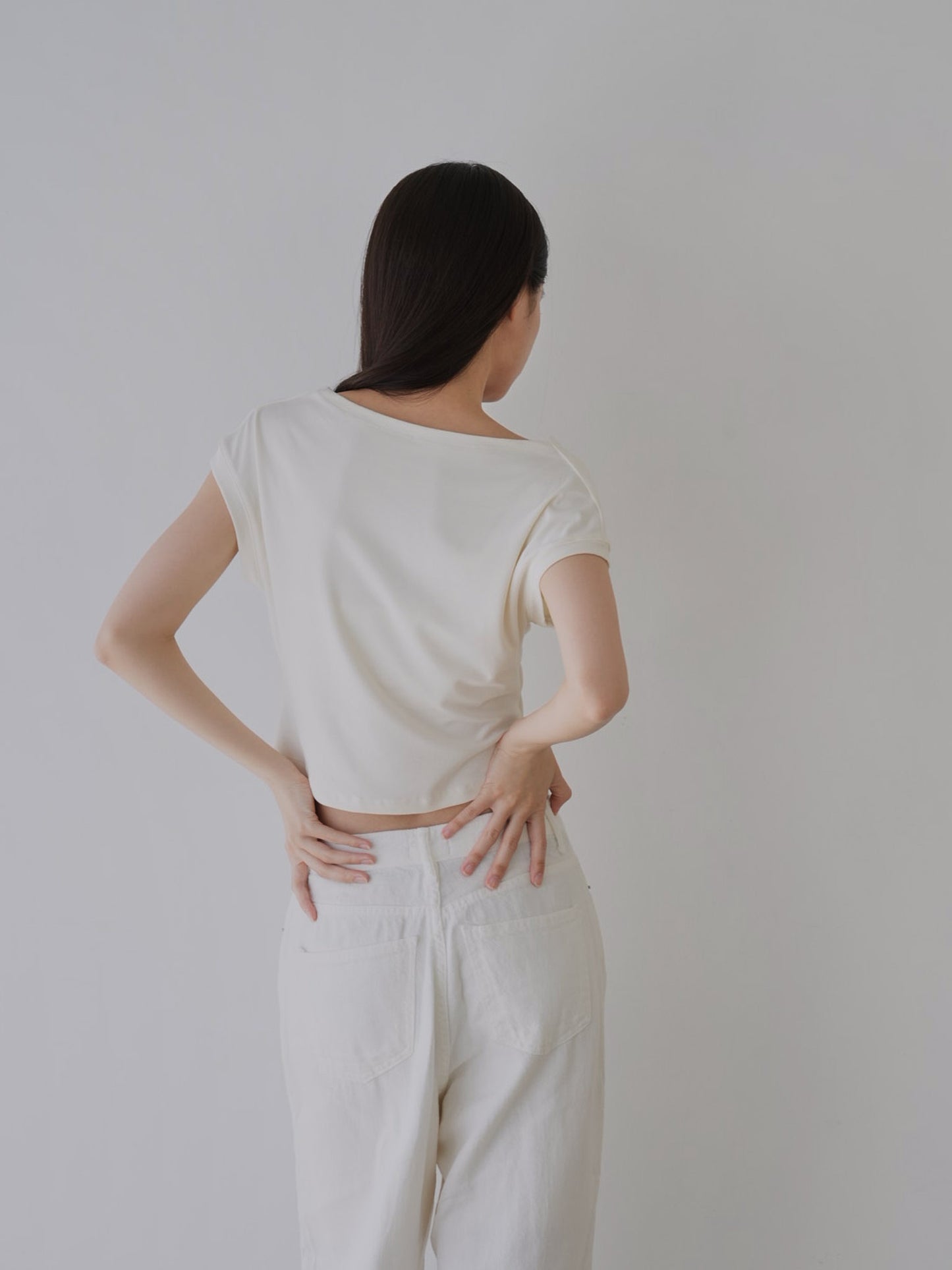 pleats line tee